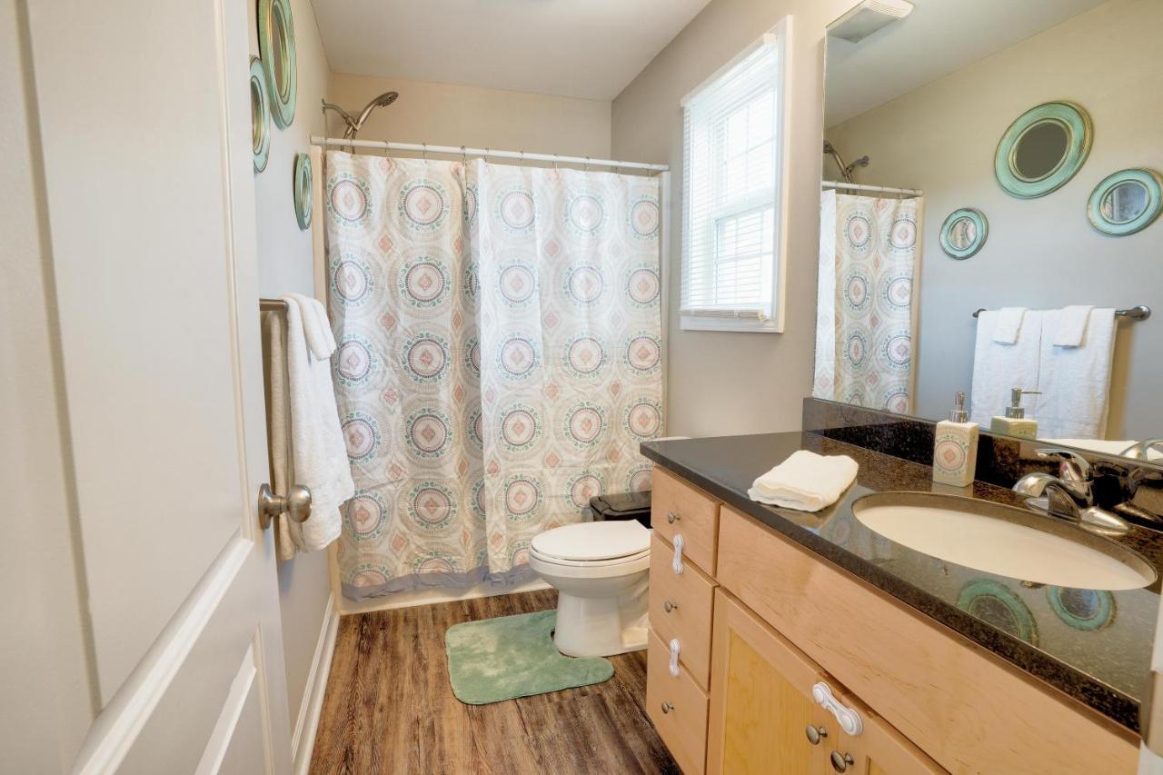 Kannapolis Elegant Townhouse - Pet Friendly ภายนอก รูปภาพ