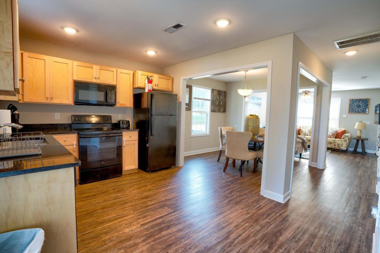Kannapolis Elegant Townhouse - Pet Friendly ภายนอก รูปภาพ