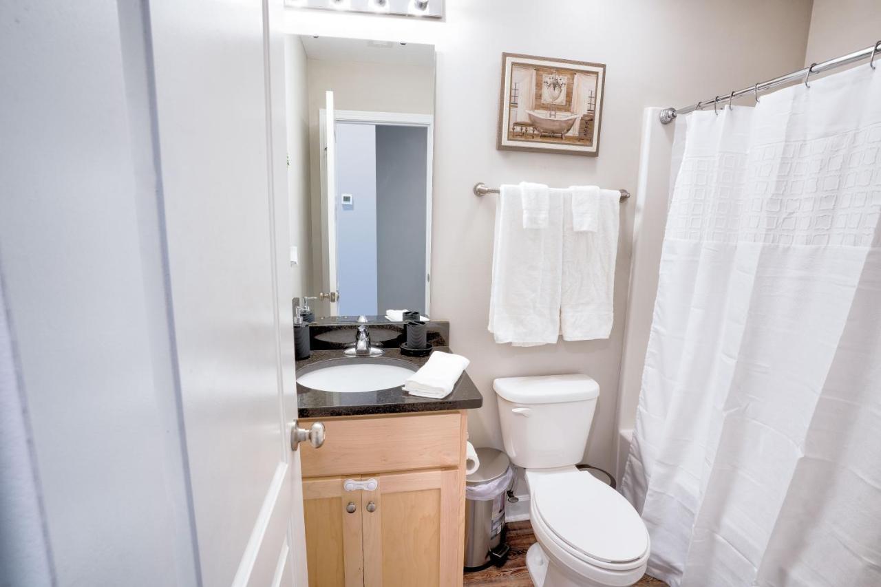 Kannapolis Elegant Townhouse - Pet Friendly ภายนอก รูปภาพ