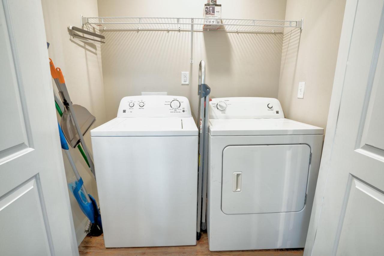 Kannapolis Elegant Townhouse - Pet Friendly ภายนอก รูปภาพ